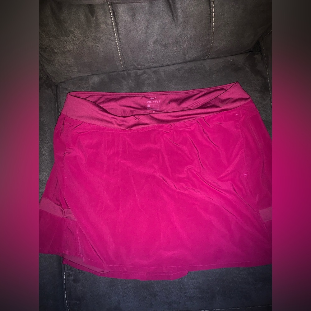 WOMEN’S NIKE DRI-FIT SKIRT